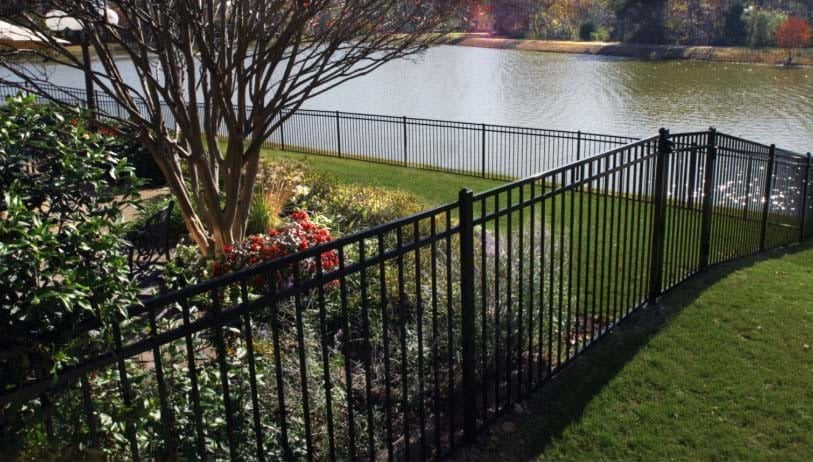GATES & FENCES GATES & FENCES