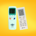 Control remoto ergonómico para manejar fácilmente las funciones del aire acondicionado y ajustar la temperatura con precisión.