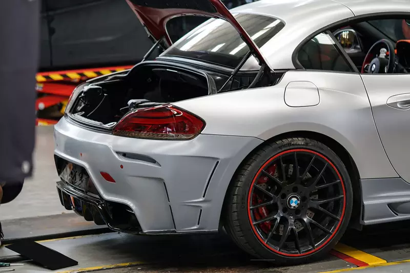BMW Z4 E89 RW Style Rear Bumper with LED Light (2009–2016)