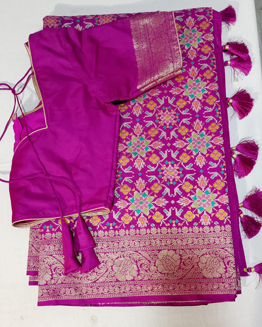 K011: Ready To Ship Beautiful Banarasi Rajkot Patola Saree With Stitched Blouse