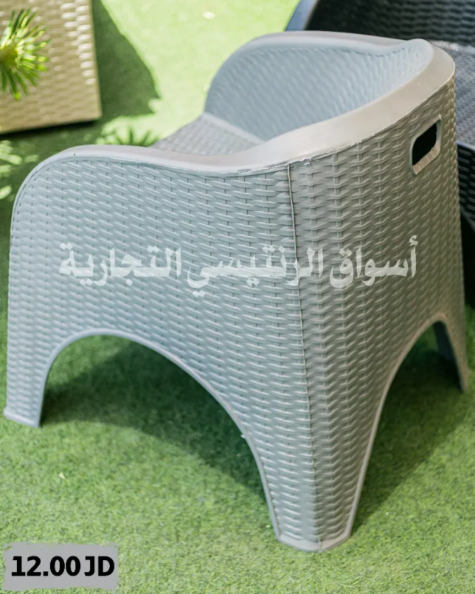كرسي بلاستيك خارجي للحدائق
