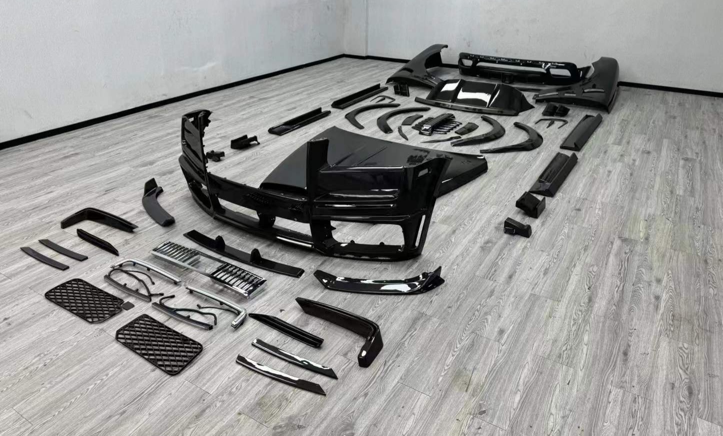 Rolls-Royce Cullinan Mansory V2.5 Exterior Upgrade Kit | Dry/Wet Carbon Fiber