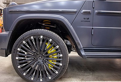 Mercedes-Benz G-Class Carbon-Ceramic Brake System Upgrade –