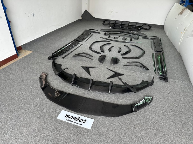 Lamborghini Urus TopCar Body Kit – Carbon Fiber