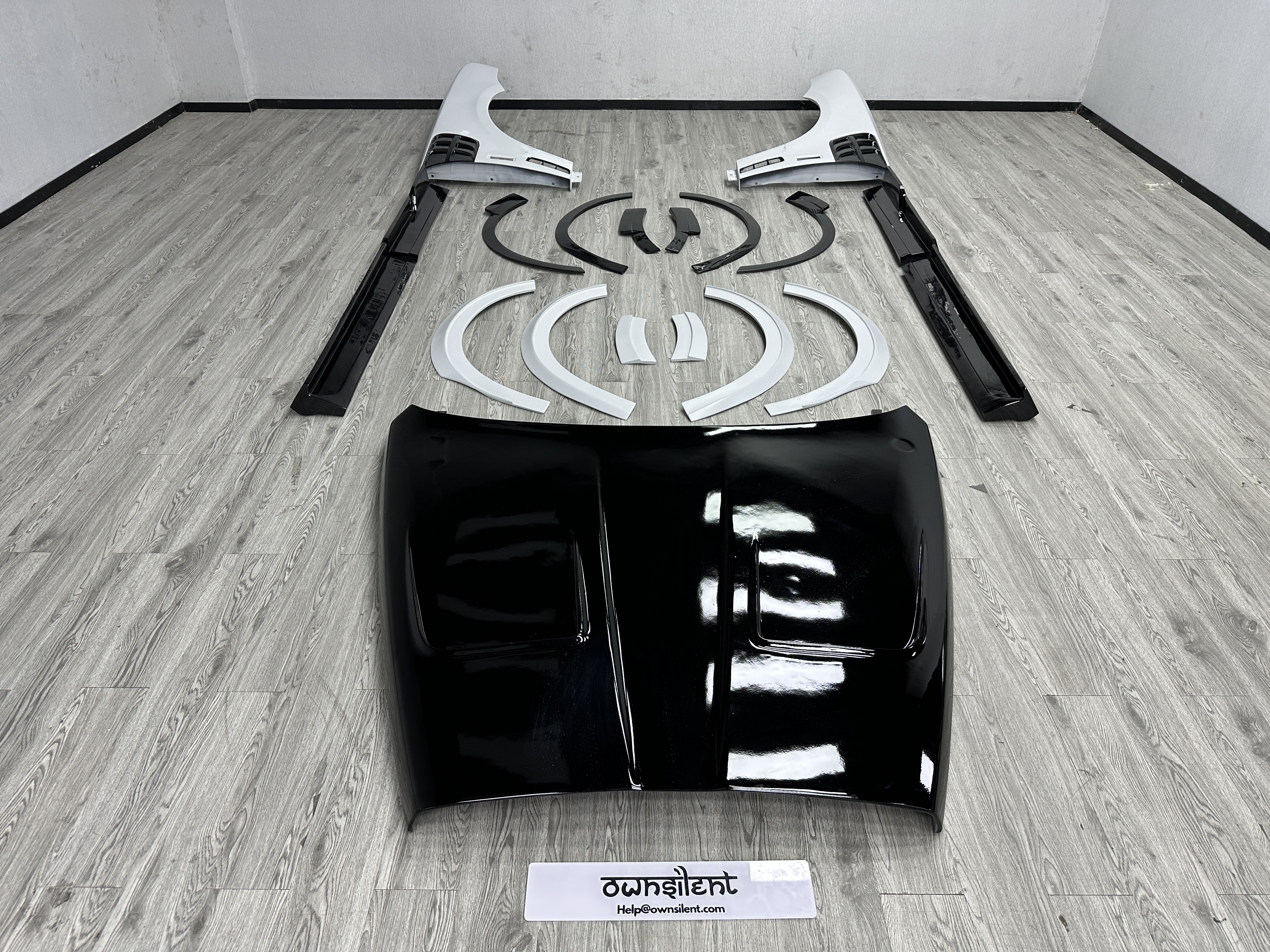 Rolls-Royce Cullinan Series II Mansory Design Exterior Carbon Fiber Body Kit Rolls-Royce Cullinan Series II Mansory Design Exterior Carbon Fiber Body Kit