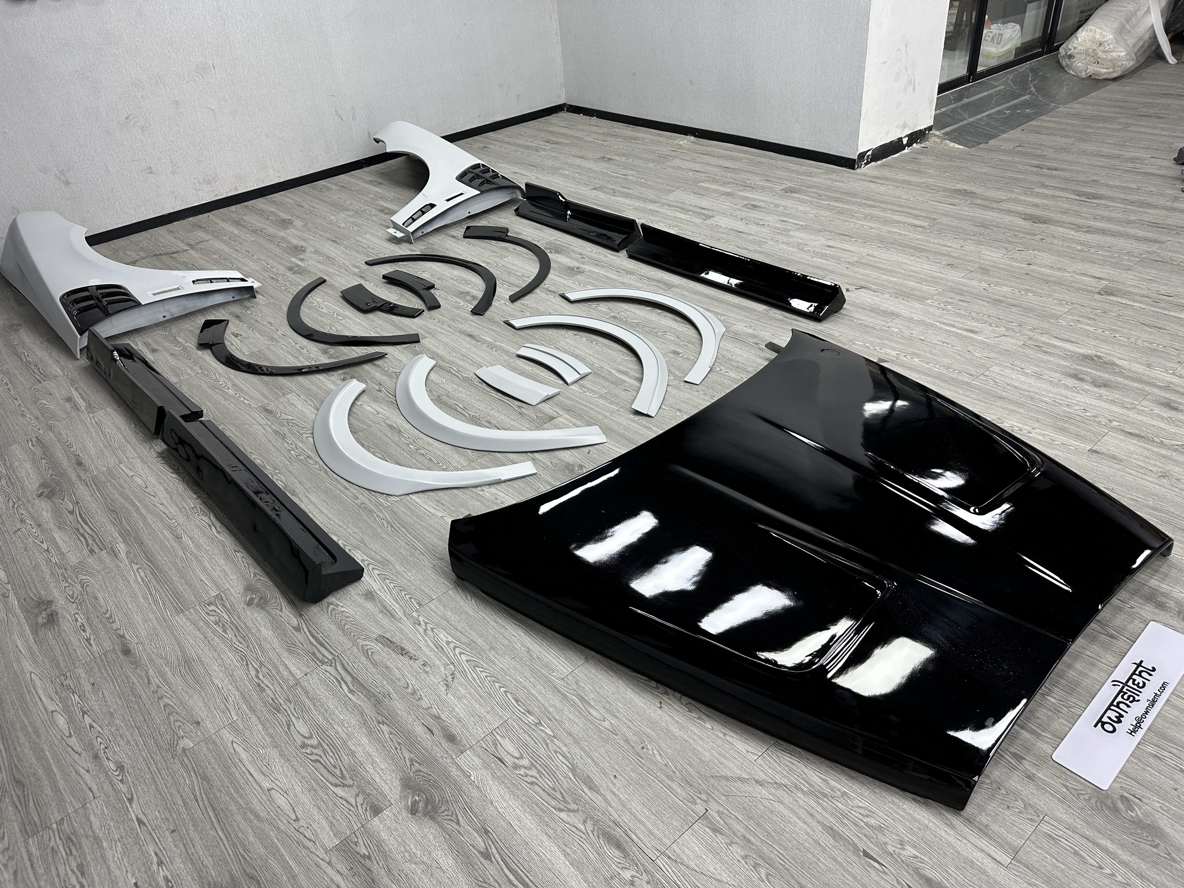 Rolls-Royce Cullinan Series II Mansory Design Exterior Carbon Fiber Body Kit Rolls-Royce Cullinan Series II Mansory Design Exterior Carbon Fiber Body Kit
