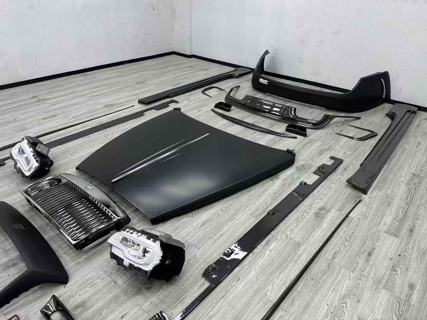 Mansory Design Conversion Body Kit for Rolls-Royce Phantom 2004–2012 to 8th Gen Look