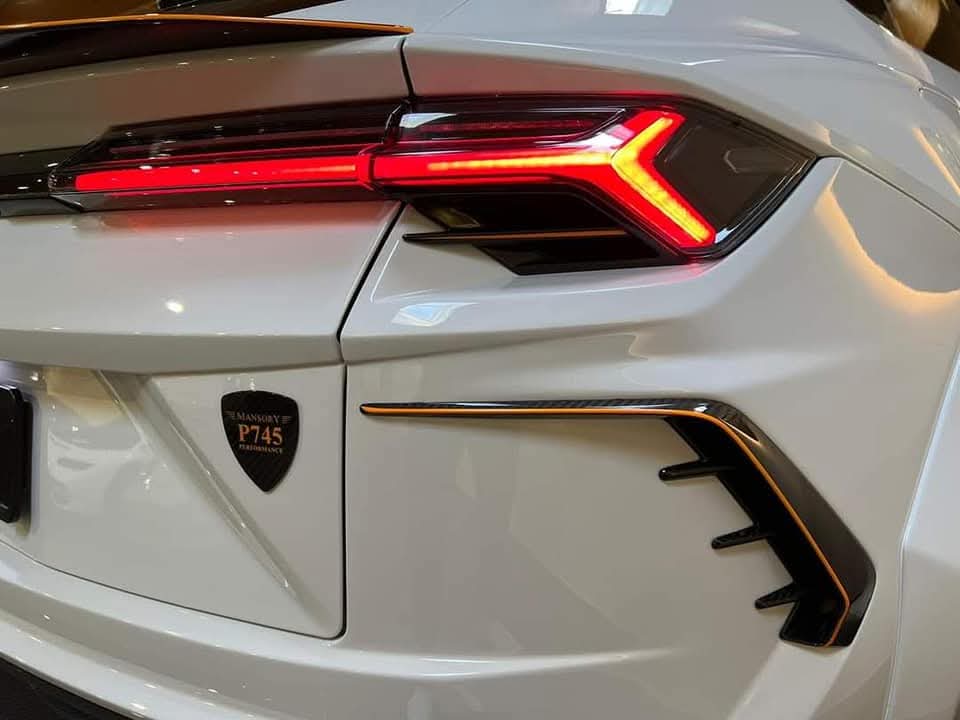 Wet Carbon Fiber Body Kit For Lamborghini Urus Mansory Design Wet Carbon Fiber Body Kit For Lamborghini Urus Mansory Design