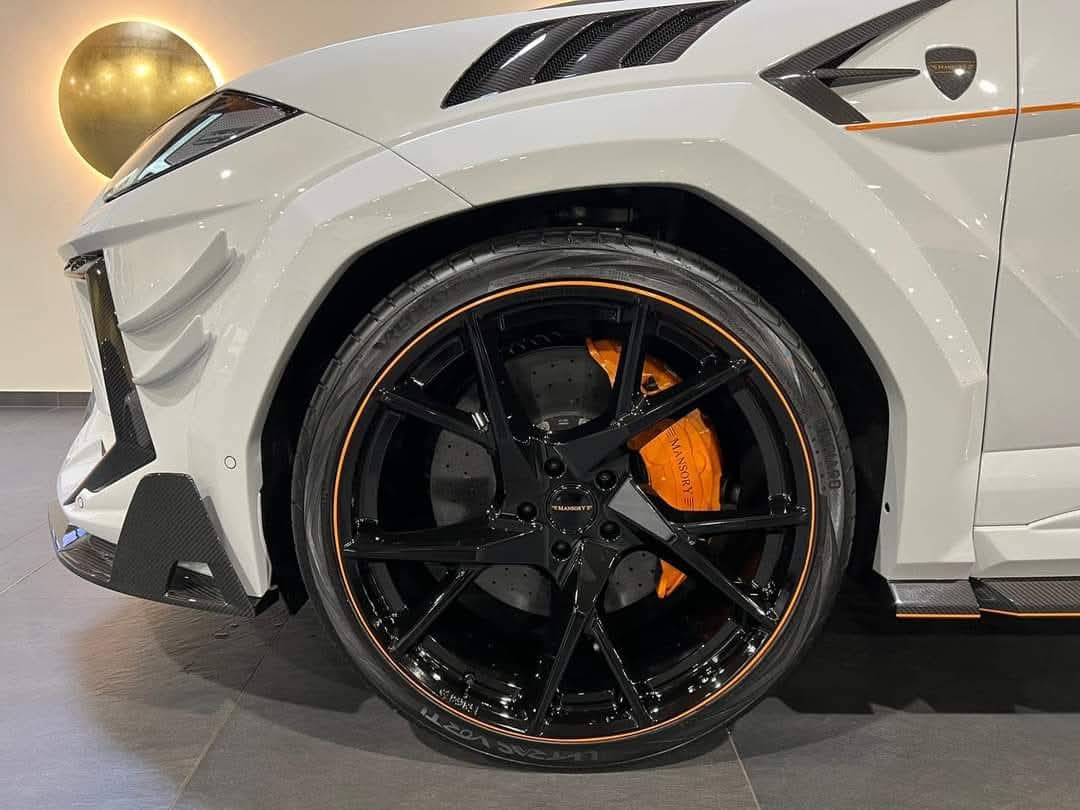 Wet Carbon Fiber Body Kit For Lamborghini Urus Mansory Design Wet Carbon Fiber Body Kit For Lamborghini Urus Mansory Design