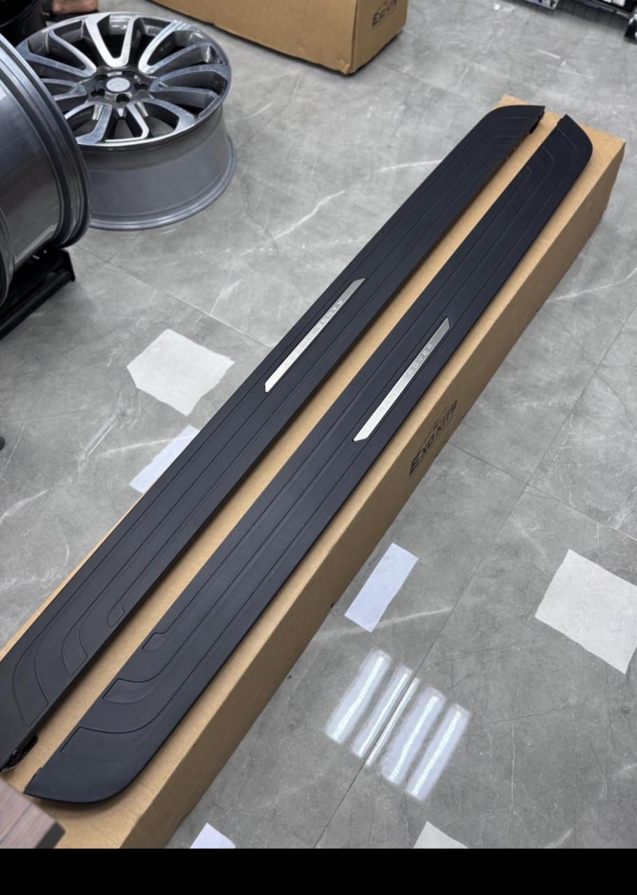 Range Rover Sport / Vogue 2022+ Original Design Electric Side Steps