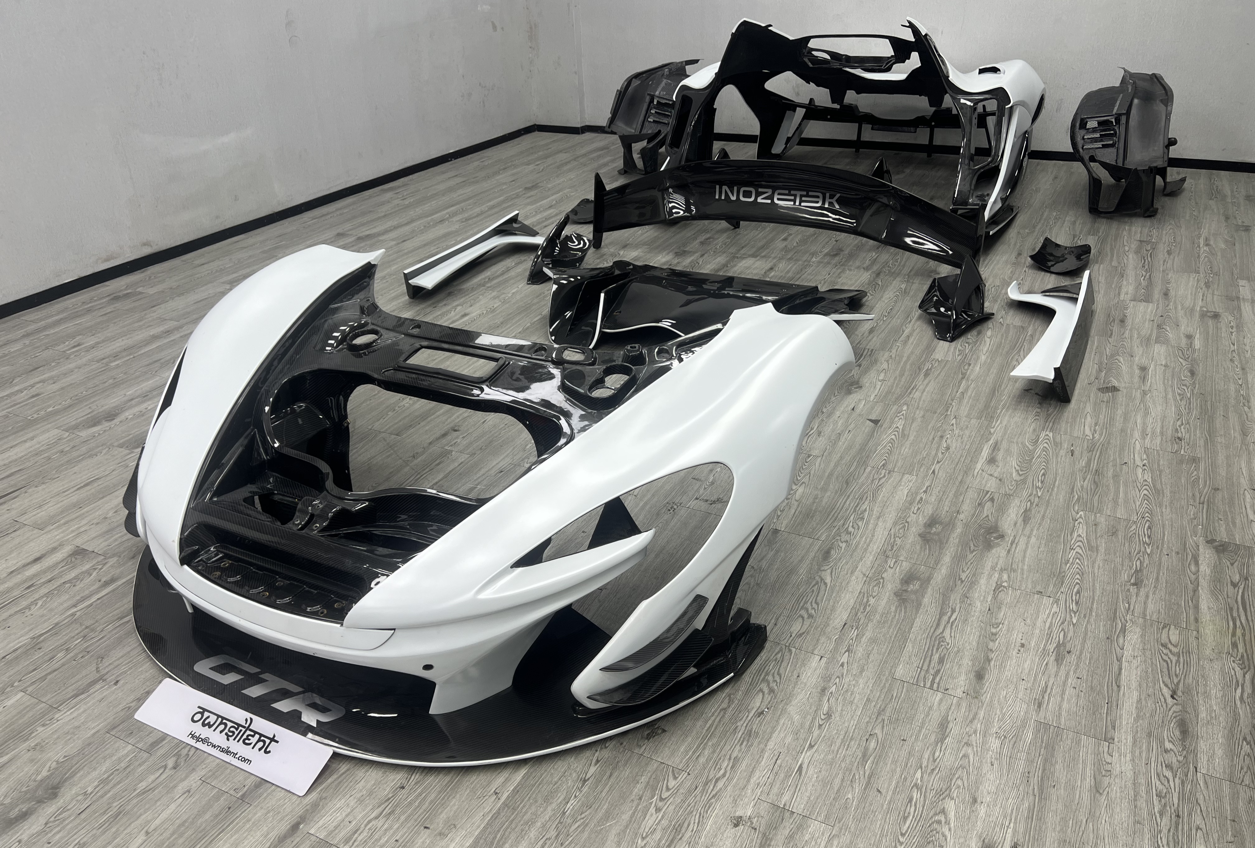 McLaren P1 (2013–2015) Full GTR-Style Autoclave Carbon Fiber Body Kit Upgrade