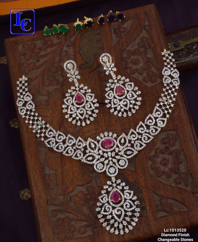 F09: Beautiful Diamond Finish Stone Changeable Necklace Set