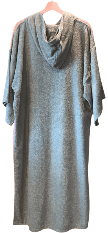 | Poncho | L | Combinado Vede/Beige | Fino | | Baykko
