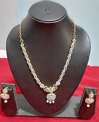 D141: Ready To Ship Beautiful Diamond Finish Necklace Set