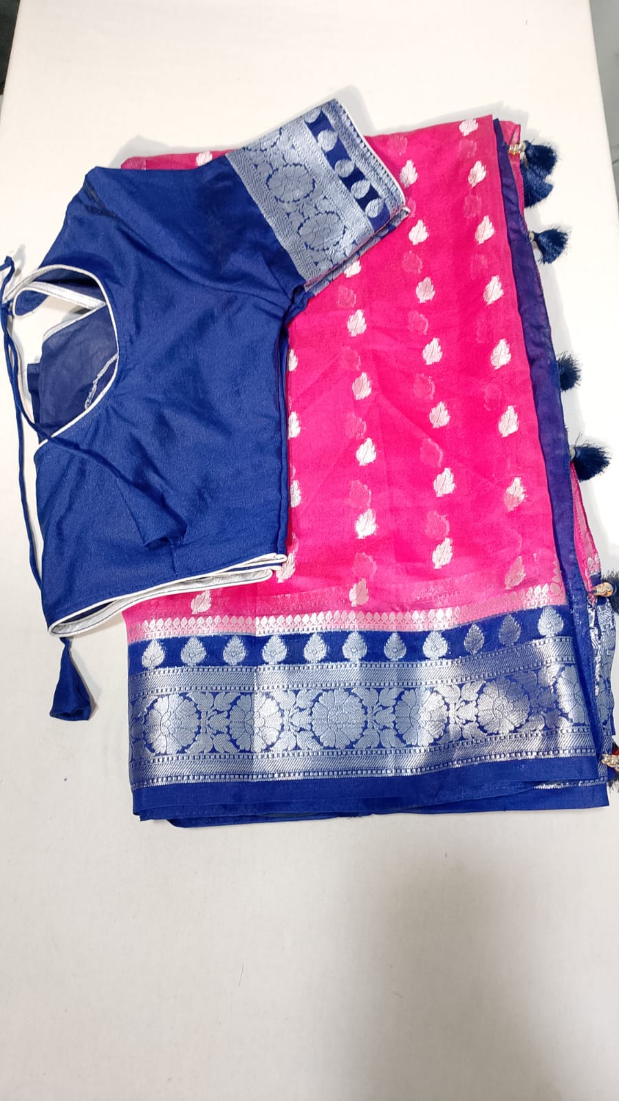 c082: Ready To Ship Bnarasi Warm Saree Witth Stitched Blouse