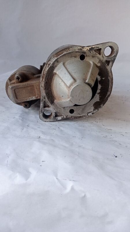Starter Motor Nissan 1 Tonner L18 4 Cylinder 9 Tooth 1971to1995