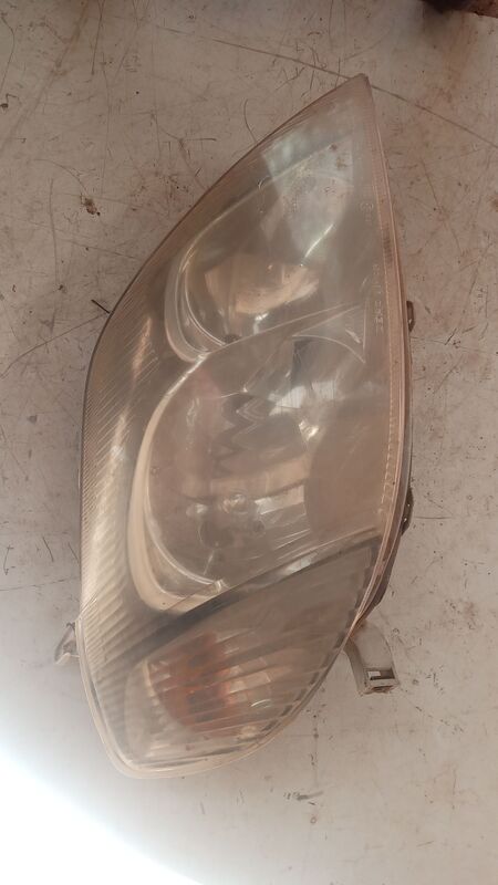 Headlights Toyota Corolla RHS 2004 to 2009