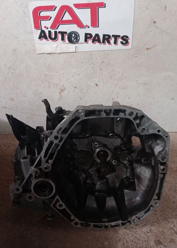 Transmission / Gearbox Renault Clio MK3 1.6S 2009 to 2012