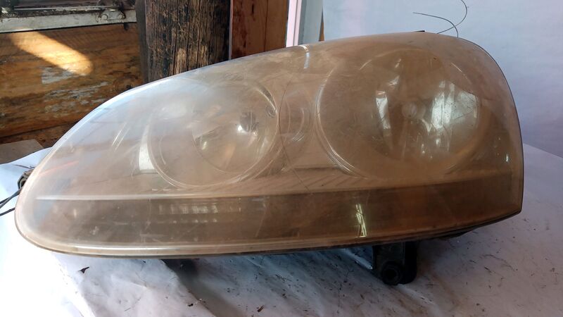 Headlights Volkswagen Golf Mk5 LHS 2002 to 2012