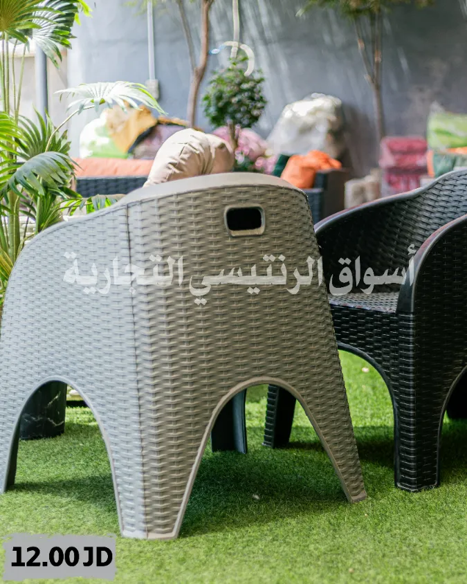 كرسي بلاستيك خارجي للحدائق