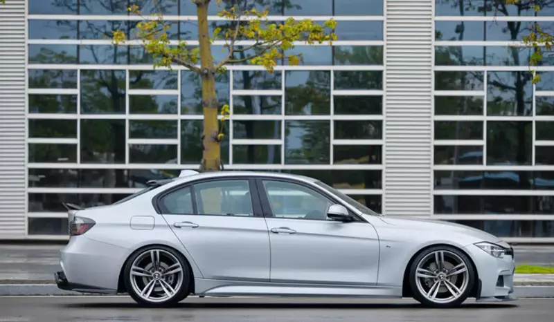 BMW F30 / F35 M-Tech GV Style Carbon Fiber Trunk Spoiler (2013–2019) BMW F30 / F35 M-Tech GV Style Carbon Fiber Trunk Spoiler (2013–2019)