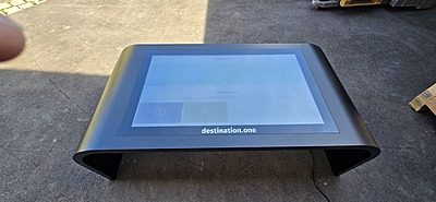 destination.kiosk 43-Zoll INDOOR Touchdesk destination.kiosk 43-Zoll INDOOR Touchdesk