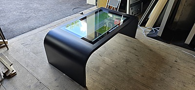 destination.kiosk 43-Zoll INDOOR Touchdesk destination.kiosk 43-Zoll INDOOR Touchdesk