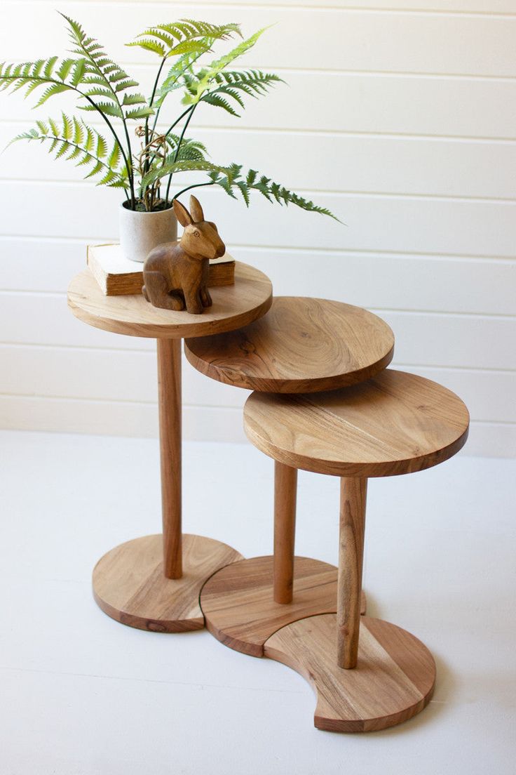 Set of 3 Round Wooden Nesting Tables – Pedestal Base Side and End Table Set for Living Room