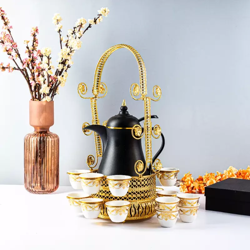 حمالة دلة قهوة باللون الذهبي