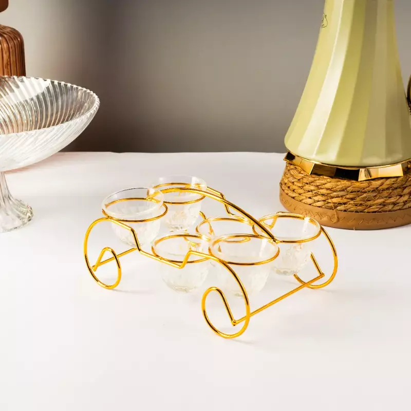 ستاند ذهبي مميز مع 6 فناجين سادة