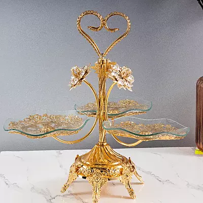 ستاند ضيافة باللون الذهبي