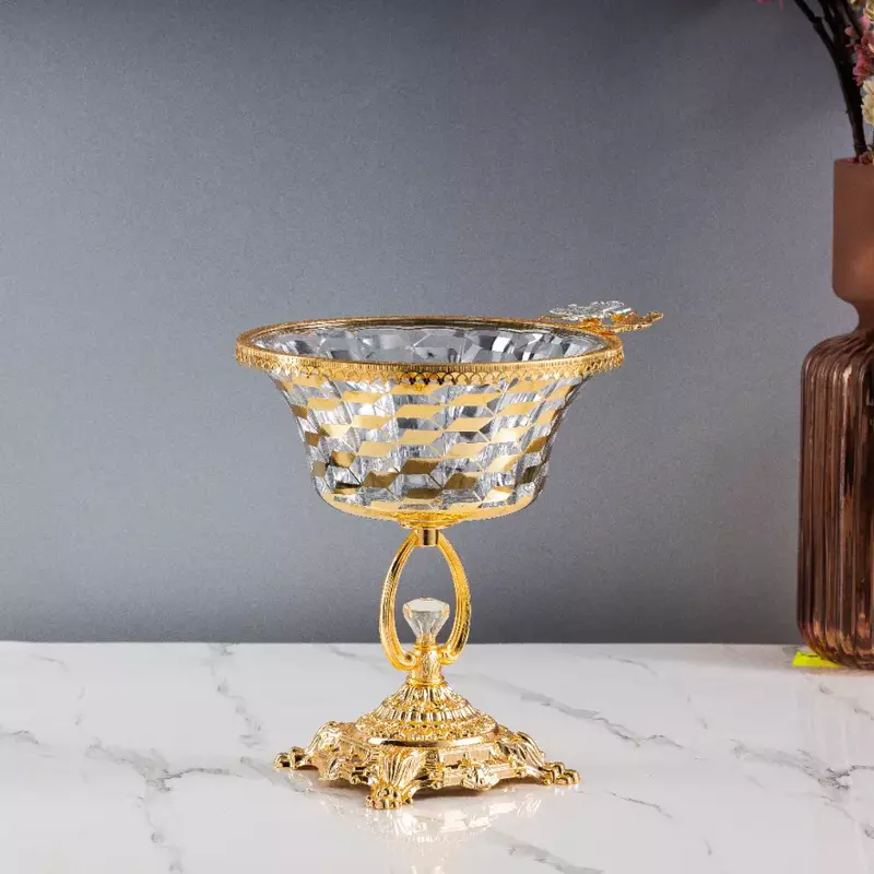 مصيفة باللون الذهبي المميز