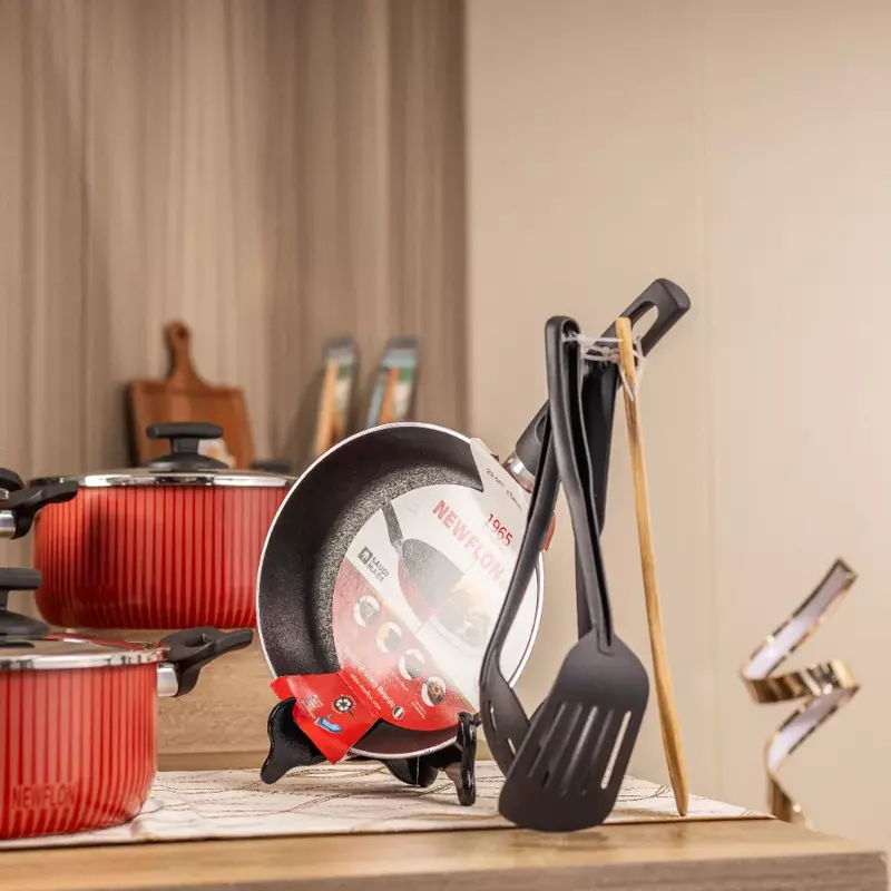 مقلاة نيوفلون 22 سم