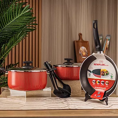 مقلاة نيوفلون 20 سم