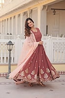 B109: Beautiful Long Frock B109: Beautiful Long Frock