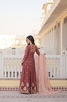 B109: Beautiful Long Frock B109: Beautiful Long Frock