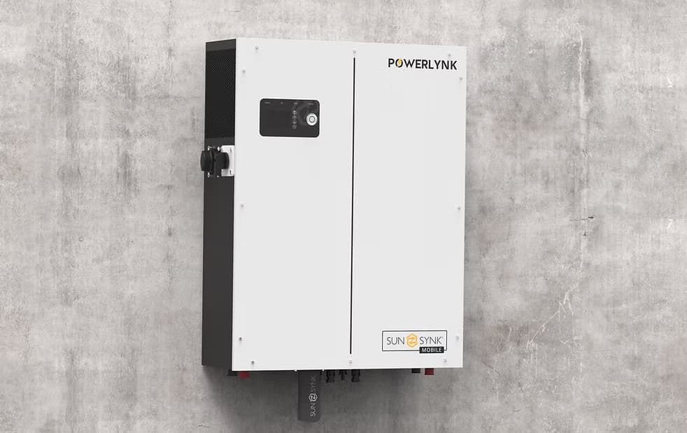 3.6 kW Sunsynk Powerlynk X, Hybrid Inverter, c/w 3.82 kWh LiFePO4 battery