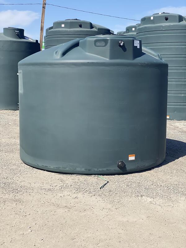 Snyder Industries 2000 Gallon Green Water Tank Snyder Industries 2000 Gallon Green Water Tank