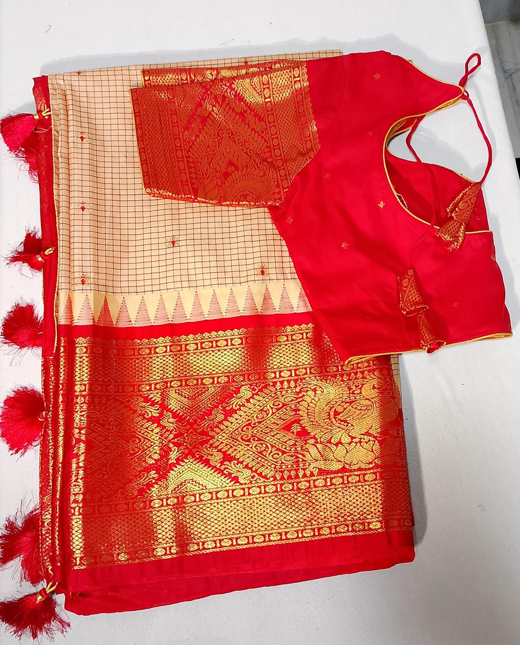 C165: Ready To Ship Beautiful Gadwal Silk Saree With Stitched Blouse