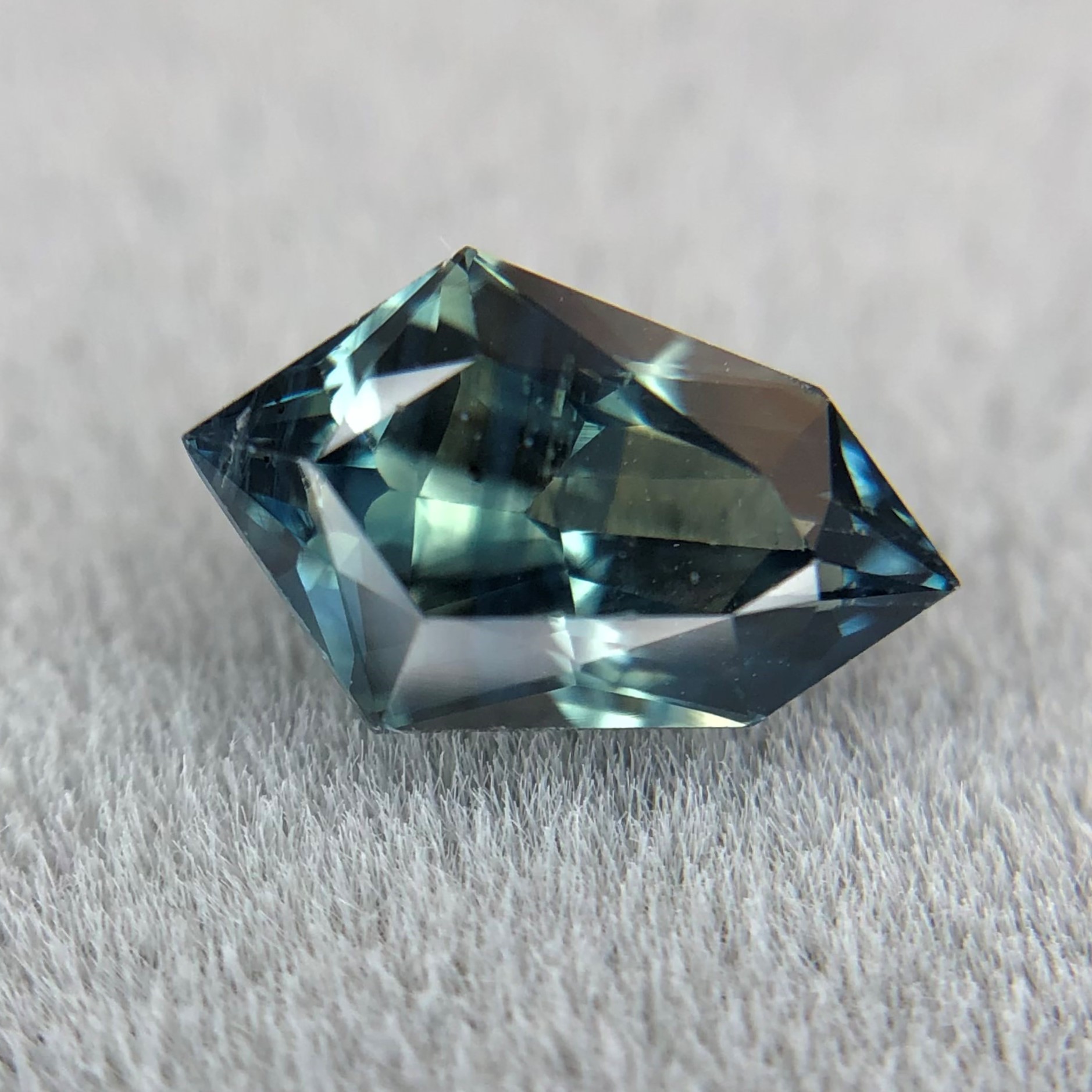 1.10ct Fancy Mixed Cut Sapphire 1.10ct Fancy Mixed Cut Sapphire