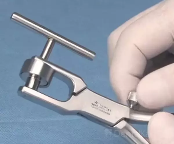 Waldent Bone Mill Pliers (Morselizer) Titanium Head 17cm (19/101) Waldent Bone Mill Pliers (Morselizer) Titanium Head 17cm (19/101)
