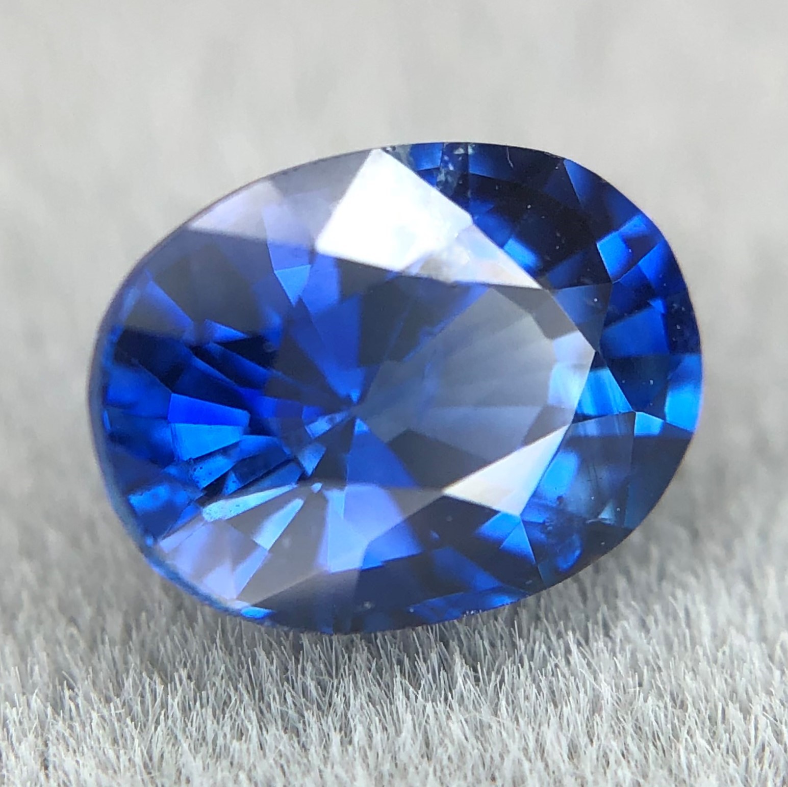 1.18ct Oval Mixed Cut Sapphire 1.18ct Oval Mixed Cut Sapphire