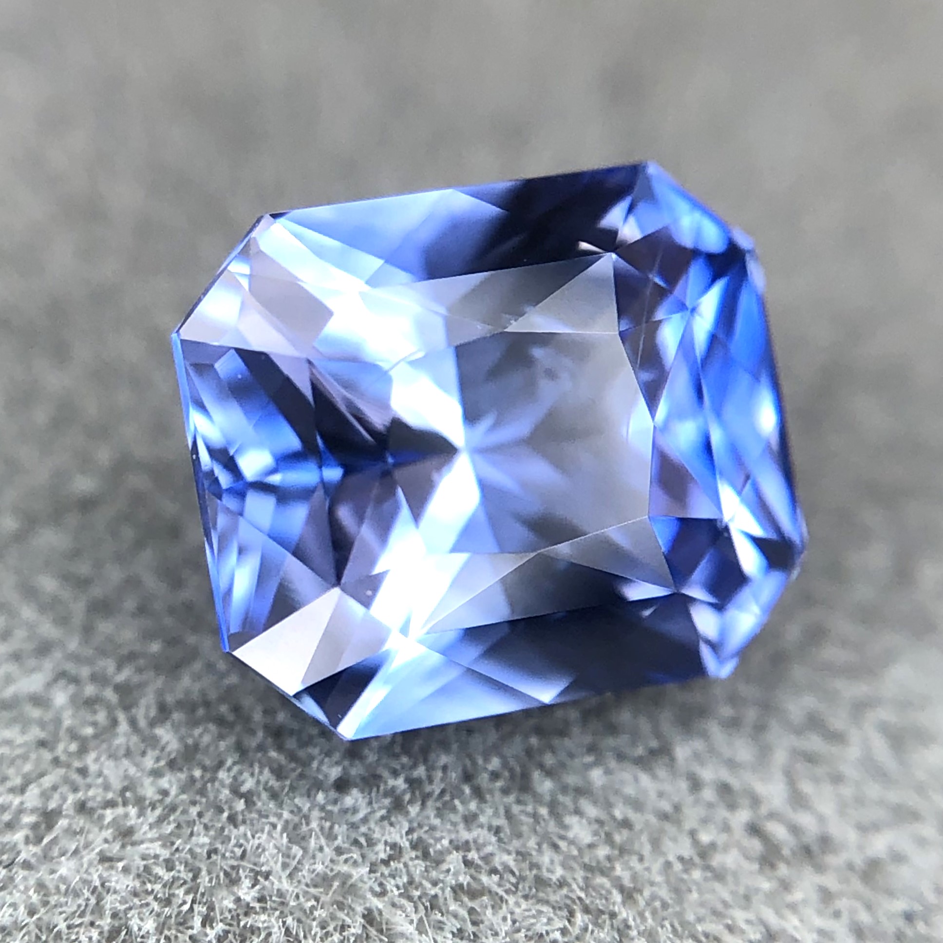 1.55ct Radiant Brilliant Cut Sapphire 1.55ct Radiant Brilliant Cut Sapphire