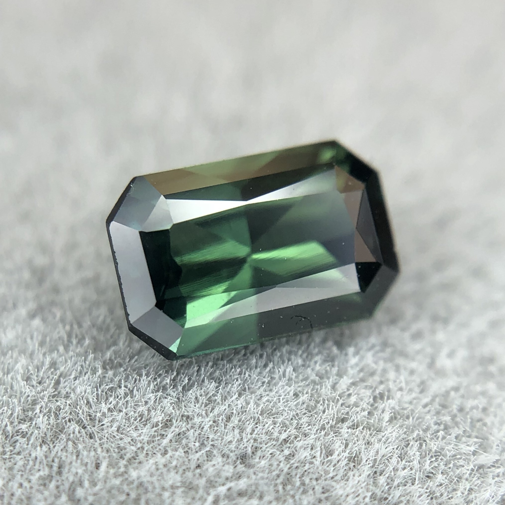 0.78ct Radiant Brilliant Cut Sapphire 0.78ct Radiant Brilliant Cut Sapphire