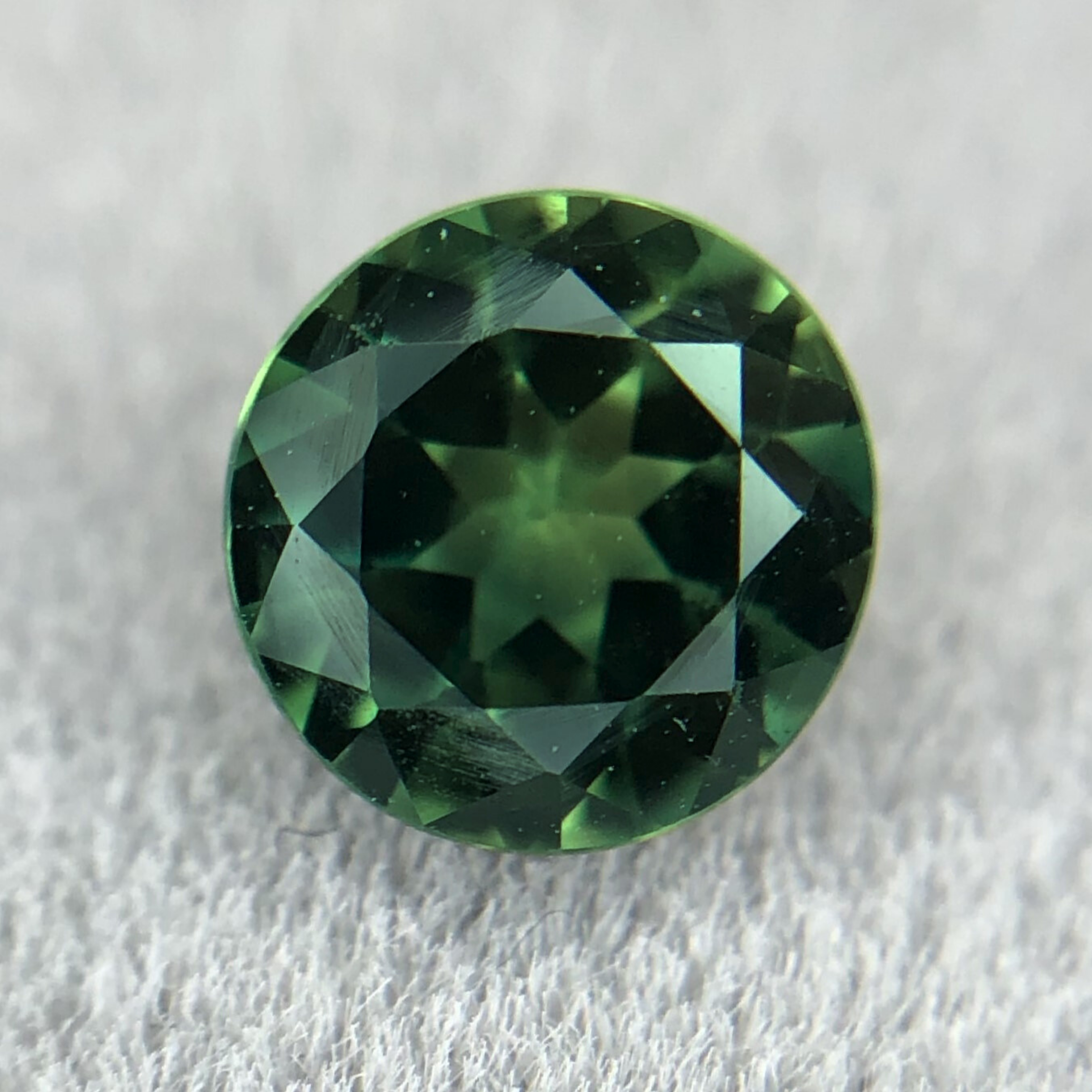 0.78ct Round Brilliant Cut Sapphire 0.78ct Round Brilliant Cut Sapphire