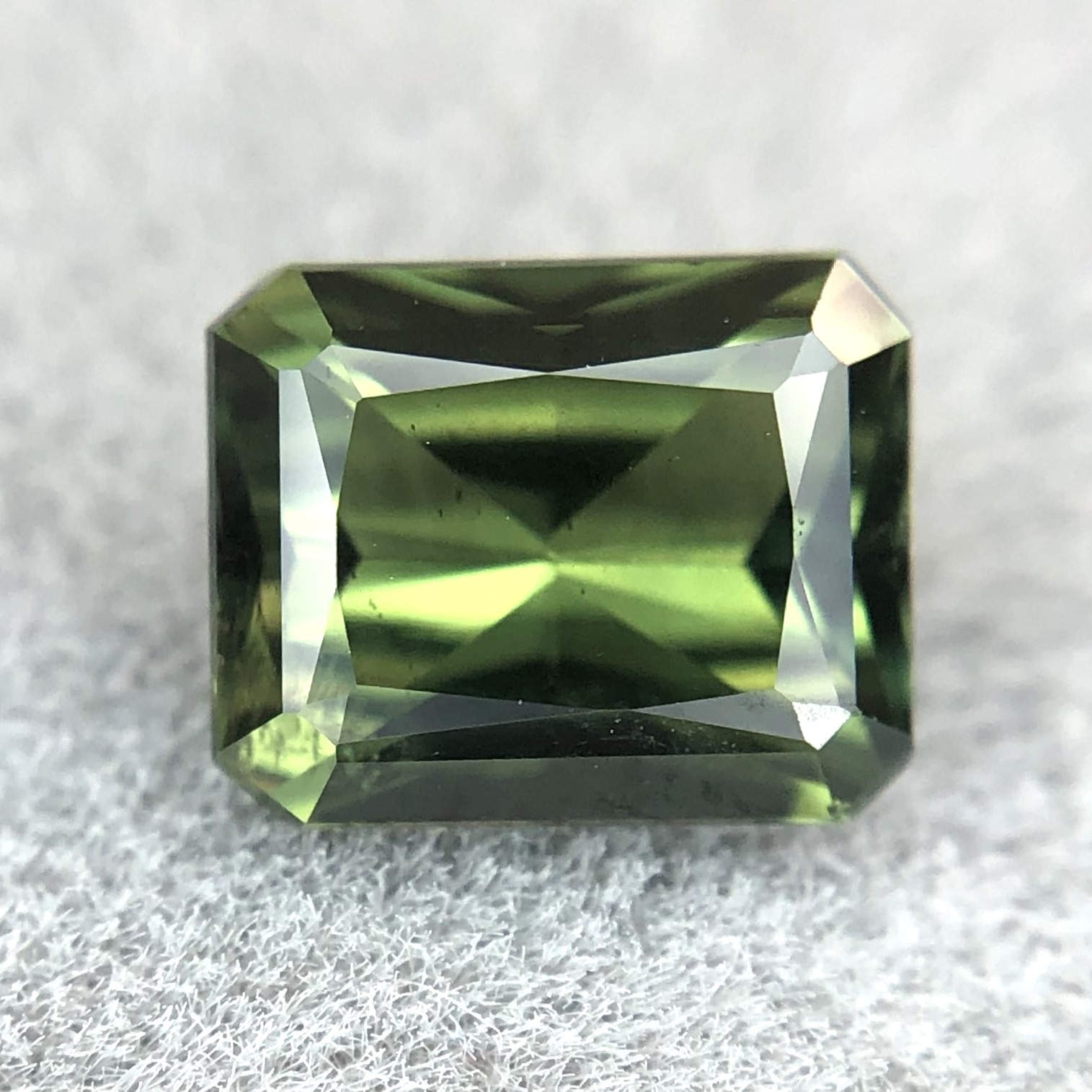 1.04ct Radiant Brilliant Cut Sapphire 1.04ct Radiant Brilliant Cut Sapphire