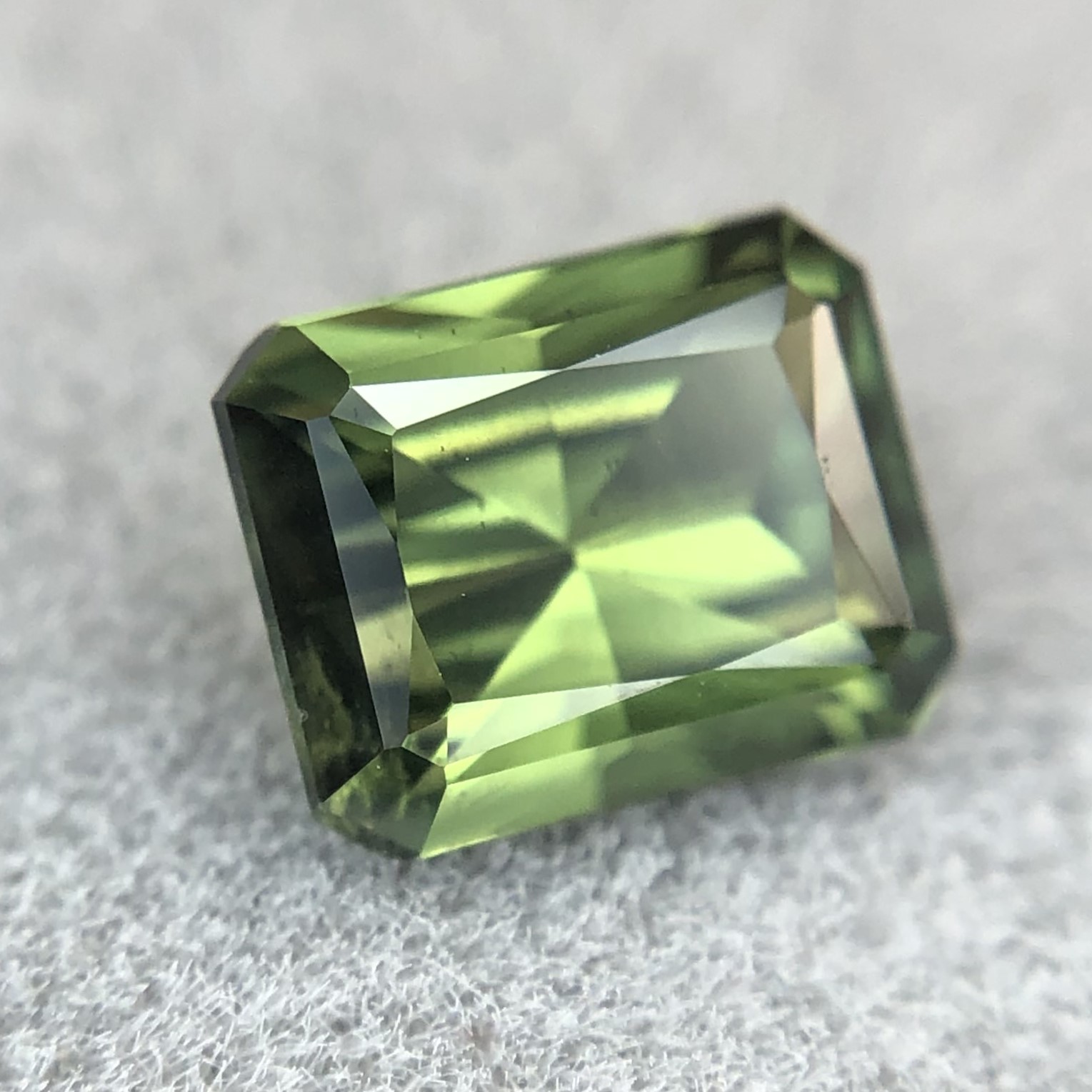 1.04ct Radiant Brilliant Cut Sapphire 1.04ct Radiant Brilliant Cut Sapphire