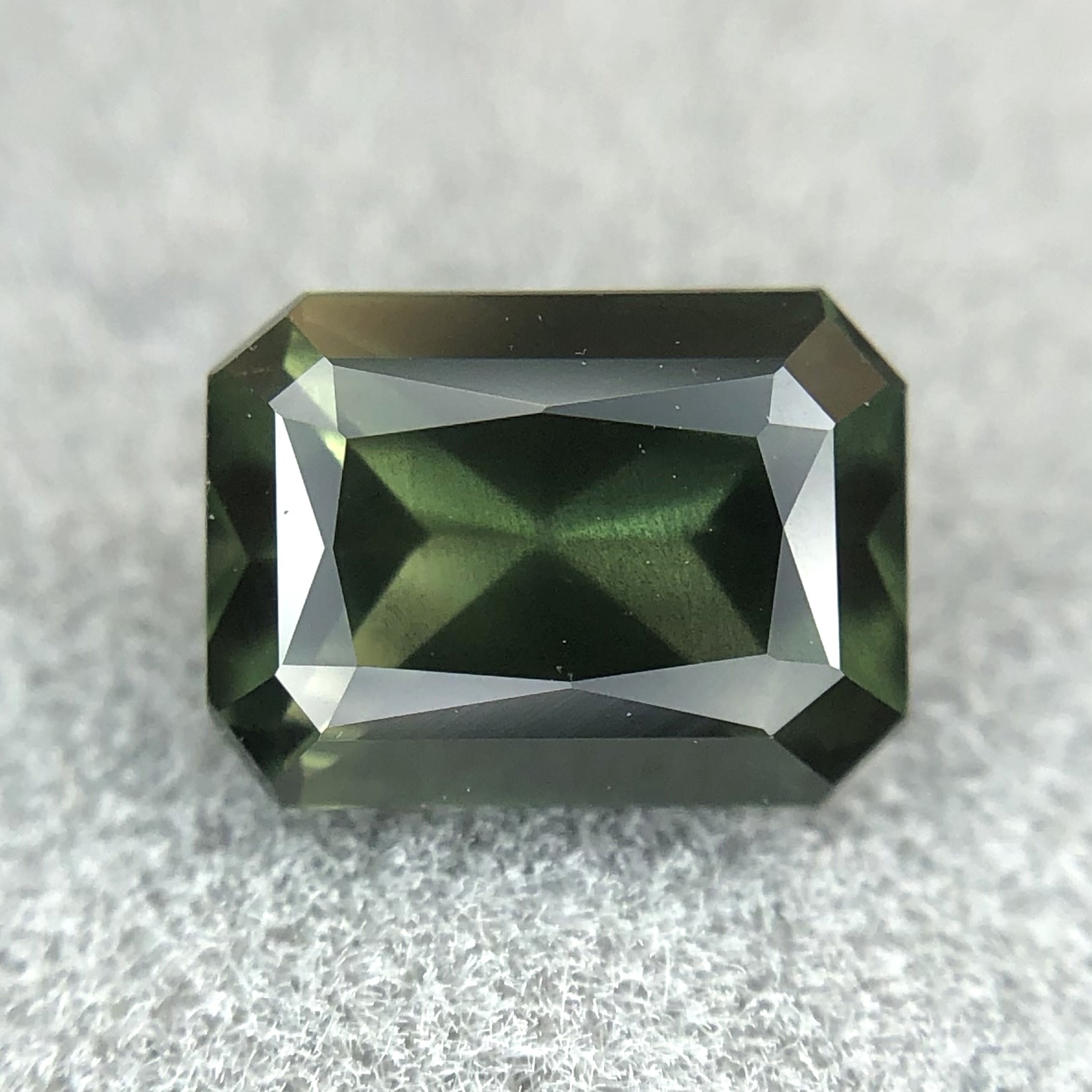 1.06ct Radiant Brilliant Cut Sapphire 1.06ct Radiant Brilliant Cut Sapphire