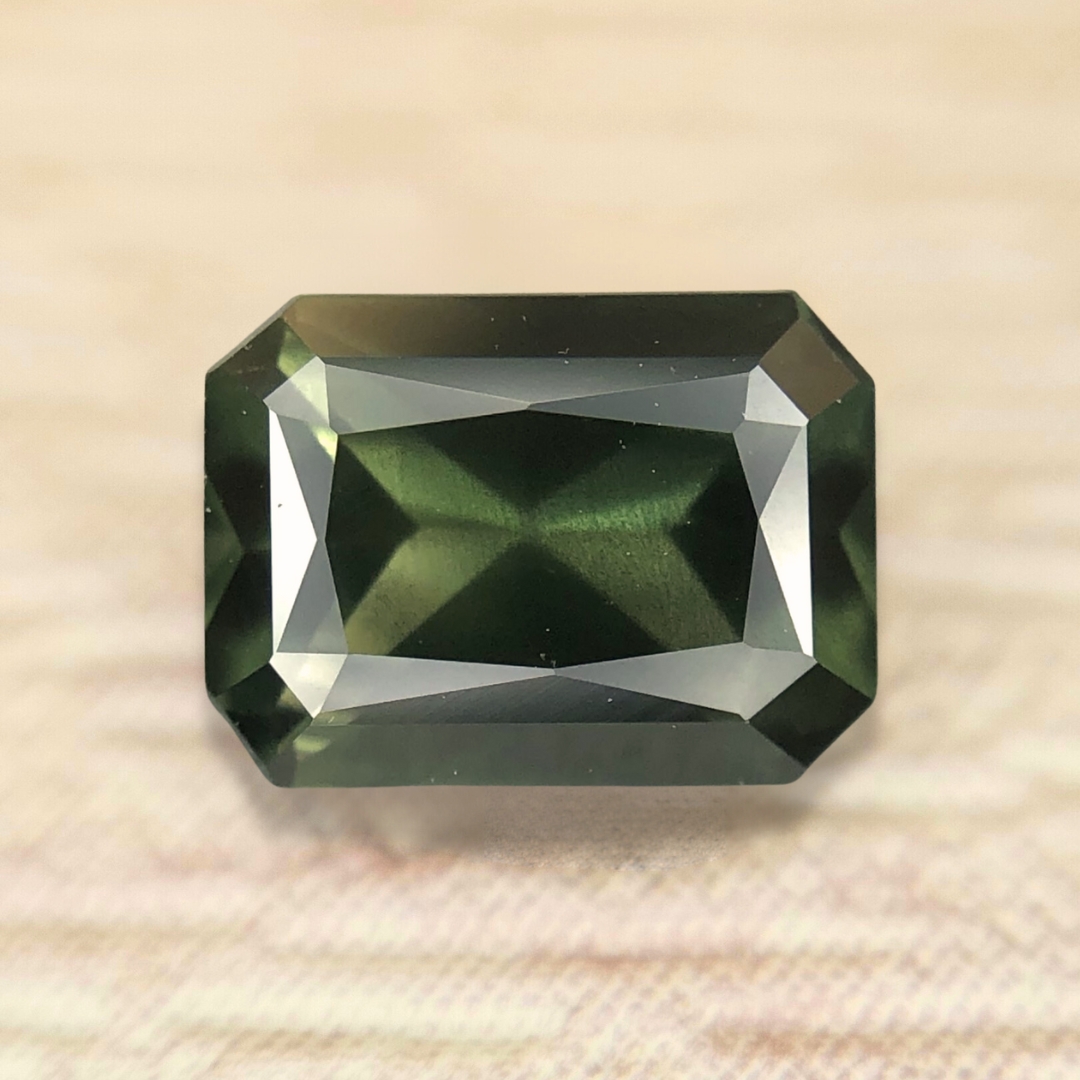 1.06ct Radiant Brilliant Cut Sapphire 1.06ct Radiant Brilliant Cut Sapphire
