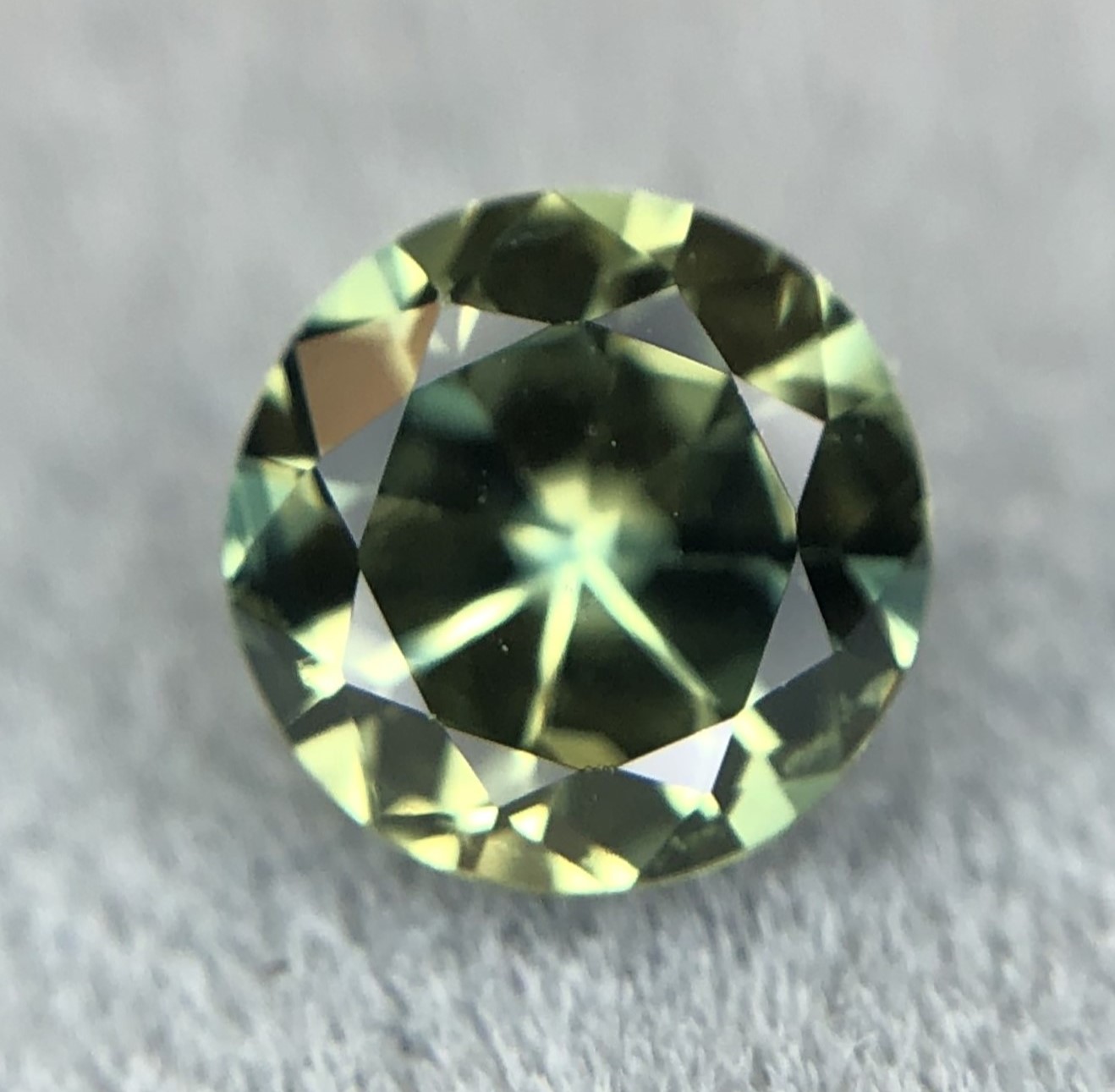 0.96ct Round Brilliant Cut Sapphire